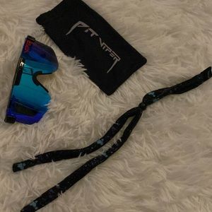 The absolute liberty polarized pit vipers